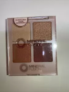 Mineral Fusion Refillable Eye Shadow Palette Romantic Getaway 👍 - Picture 1 of 2