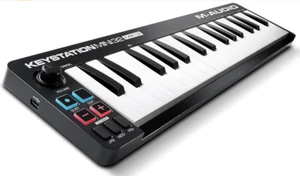 Keystation Mini 32 MK3 - USB MIDI Keyboard Controller with 32 Velocity - Picture 1 of 6
