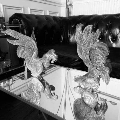 Importante  Paire de Coqs de Combat en Bronze Argenté vers 1960 - Photo 1/4