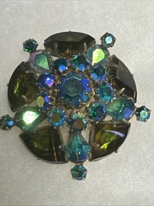 Vintage Brosche Mantel Anstecknadel blau Aurora Borealis Kristalle grün braun Kunstglas - Bild 1 von 9