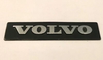 1983 - 1991 年沃尔沃 240 242 244 245 740 760 780 940 960 挡泥板徽章 1321695 — 第 1/3 张图片