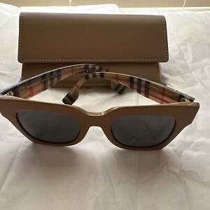 Ladies Burberry Beige & Dark Gray Kitty Abstract Square Sunglasses-49 mm Lens