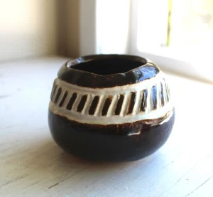 Art Pottery Student Made Pot Hand Built Scraffito Brown Cream Organic Round - Picture 1 of 6
