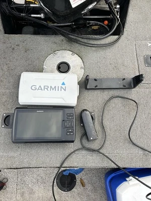 Garmin STRIKER Vivid 9sv Marine GPS with Protective Cover, GT52HW-TM Transducer - Image 1 of 2