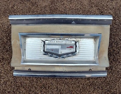 Mercury Cougar 1969-70 OEM tanque de gasolina conjunto de puerta abatible Foto 1 de 3