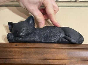 Young Concepts Door Topper Sculpture Hand Made Resin, Sleeping Black Cat Kitten - Picture 1 of 7