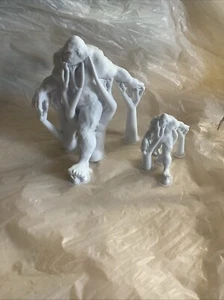 White HO Scale Bigfoot Yeti Skunk Ape White Custom 3d Print Abominable Snowman - Picture 1 of 12