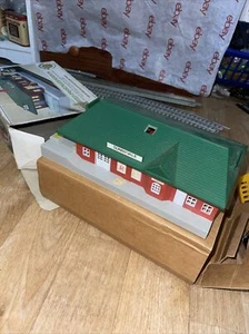 HO scale Lighted Passenger Station Model Kit - Picture 1 of 7