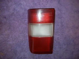 1994 Volvo 850 Right Tail Light On Trunk Lid 9138845 P2 - Picture 1 of 7