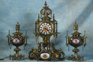 Antike französische Bronze, Limoges oder Sevres Porzellan Plaketten, Zifferblatt Uhr Garnitur - Bild 1 von 12