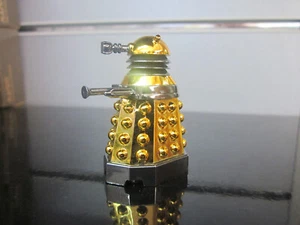 Doctor Who Gold/Black Chrome Paradigm Dalek Character Building Micro Figure (D3) - Imagen 1 de 5