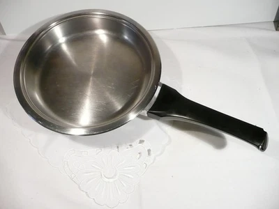 AMC  Stielpfanne 19121  Edelstahl  c. 1,1 L , Durchmesser c. 20 cm,  Höhe  c.4cm - Bild 1 von 4