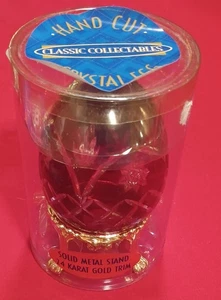 Huevo de cristal cortado a mano clásico de colección con base de oro de 24k - Imagen 1 de 3