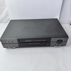 VCR Zenith Inteq IQVC422 Stereo Video Recorder Speak EZ VHS - Picture 1 of 7