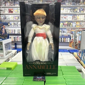 ANNABELLE THE CONJURING ACTION FIGURE MEZCO 45 CM DOLL REPLICA NUOVA - Foto 1 di 4