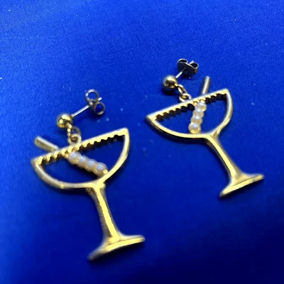 Pendientes perforados Avon 1992 Martini forma de copa de cóctel tono dorado colgantes E-15 Foto 1 de 4