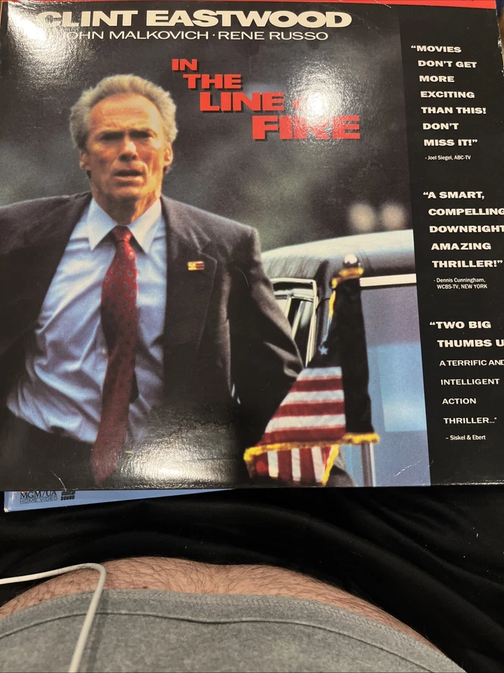In the Line of Fire (Laserdisc) Foto 1 de 2