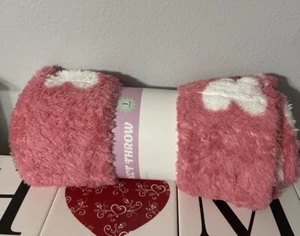 Target Bullseye Playground PINK HEART Plush Throw Blanket VALENTINES NEW - Picture 1 of 8