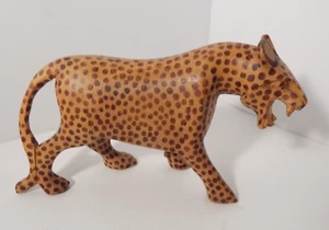Vtg Kenya Leopard Cheetah Safari Wooden Hand Carved Painted Statue 5" T 8"Long - Picture 1 of 6
