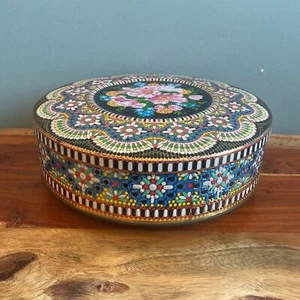VTG Enamel English round colorful floral tin. Storage cottagecore shabby chic - Picture 1 of 7