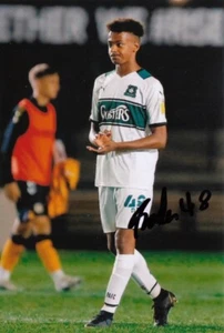 Foto autógrafa de fútbol americano Freddie Issaka firmada a mano Plymouth Argyle 6x4 2 - Imagen 1 de 1