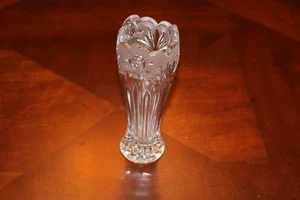 Lead Crystal  Rose Vase 6 3/4" Tall - Picture 1 of 2