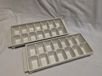 Juego De Colección De 2 Bandejas De Plástico Cubitos De Hielo Blanco/Beige 14 Cubos Sin Marca ¡Bonito! Foto 1 de 4