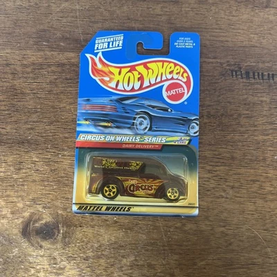 HOT WHEELS 2000 CIRCUS ON WHEELS SERIES DAIRY DELIVERY - Image 1 of 4