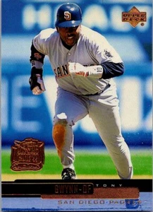 2000 Upper Deck#216Tony Gwynn - Picture 1 of 2