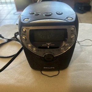 Philips AJ-3951/17 Compact Disc Clock Radio - Picture 1 of 5