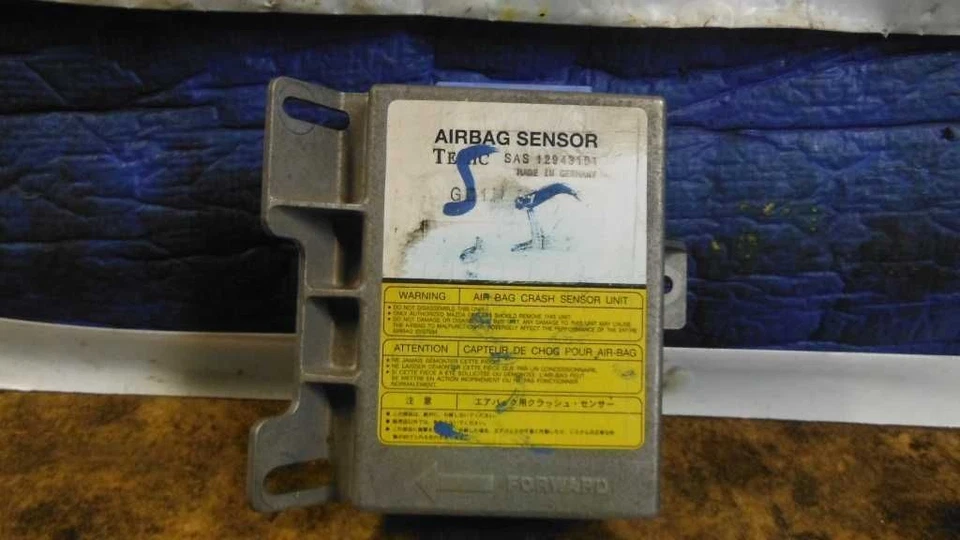 95 96 97 MAZDA 626 CHASSIS ECM AIR BAG UNDER CENTER DASH THRU 8/5/96 15338 Foto 1 de 3