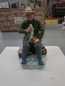 Royal Doulton Figur "A Good Catch" HN2258 7 1/4" groß 1965 Fischerfigur - Bild 1 von 8
