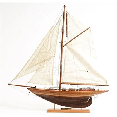 Antiguo modelo de velero pequeño Duick artesanal moderno Foto 1 de 4