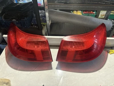 Par de luces traseras laterales conductor pasajeros Peugeot 308 MK1 2008-2011 Estate SW Foto 1 de 4