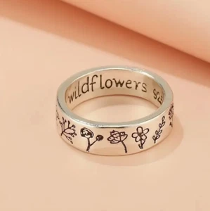 Anello Tarassaco Fiore Inciso, Inciso "Tu appartieni tra i Fiori Selvatici" - Foto 1 di 2