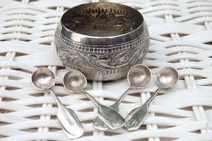 Old Salt Cellar w/ 4 Chinese Zu Wen High Grade (925) Sterling Silver Salt Spoons - Picture 1 of 7