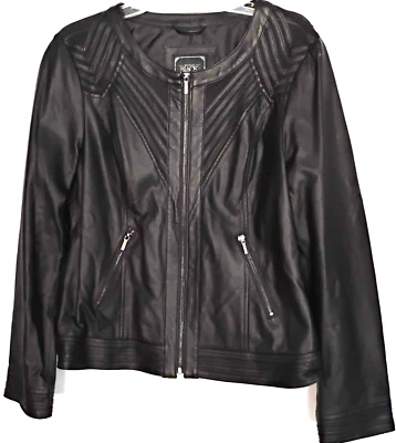 Chaqueta negra con hebilla talla L cremallera frontal, bolsillos y puños imitación cuero Foto 1 de 4