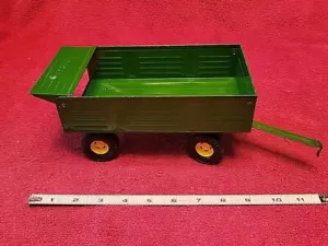 Ertl John Deere Utility Cart/Trailer 1/16th Scale Pressed Steel Toy - Picture 1 of 12