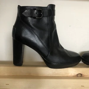 TOD’S Black Leather Ankle Boots High Heels Platform Zip Buckle sz 40 9-9.5 - Picture 1 of 13