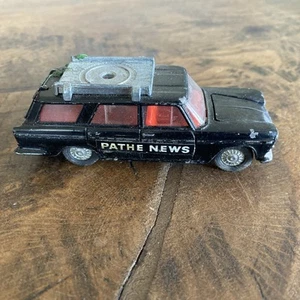 DINKY FIAT 2300 Station Wagon. Pathe News. #34 - Picture 1 of 10