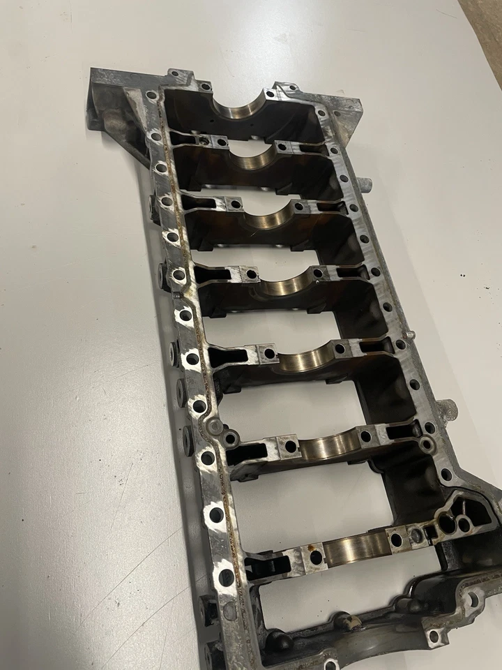 BMW E90 323i N52B25 Lower Block Bed Plate Bottom Half Crank Housing - Image 1 of 4