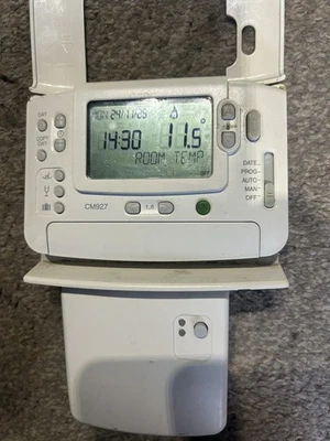 HONEYWELL CM927 Wireless Programmable Room Thermostat + Receiver - Image 1 of 2