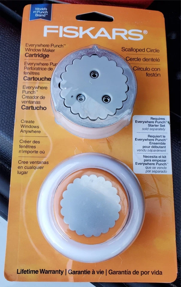 Fiskars 155660 Scalloped Circle Everywhere Punch Window Maker - Image 1 of 1