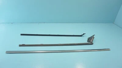 Mercedes-Benz W140 S600 1997 cupé, puerta lateral derecha ventana sello moldura 3 unidades Foto 1 de 4