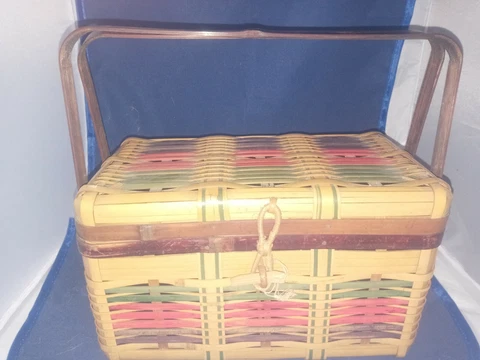 Vintage Picnic Style basket Jewelry Handbag Handwoven with straw latch Perfect Cover