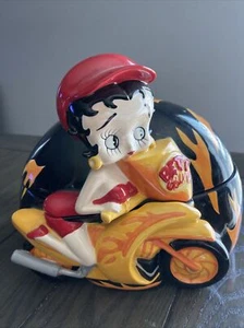Barattolo biscotti in ceramica moto Betty Boop Gang Harley Bike Fire/Flames 2007 - Foto 1 di 11