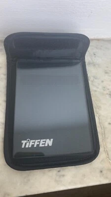 Tiffen 4x5.65in Smoque 2 filter mint conditions with original pouch no Scratches - Image 1 of 4