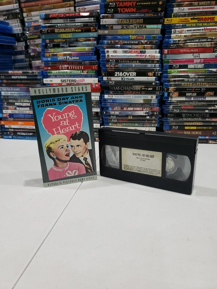 Young At Heart VHS 📼 Hollywood Stars 1954 Frank Sinatra Doris Day  - Image 1 of 1