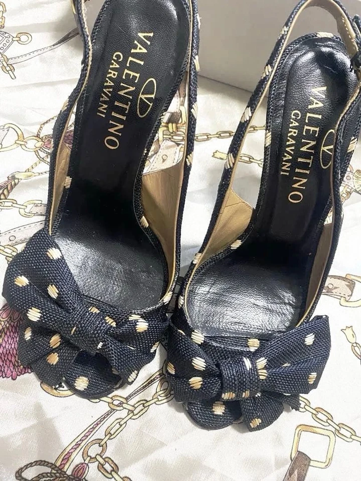 VALENTINO GARAVANI Lunares Slingback Tacones Altos Azul Marino Cinta Talla 35... - Imagen 1 de 4