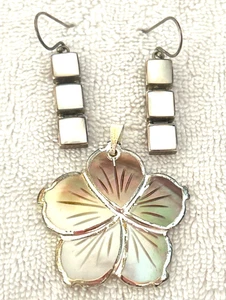 .99¢ AUCTIONS! Sterling Silver Pearl Earrings HAWAII ART Flower Pendant 12.58g - Picture 1 of 5